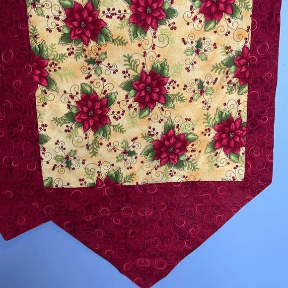 VINTAGE Handmade Christmas Table Runner Poinsettias Red Reversable - Picture 2 of 5